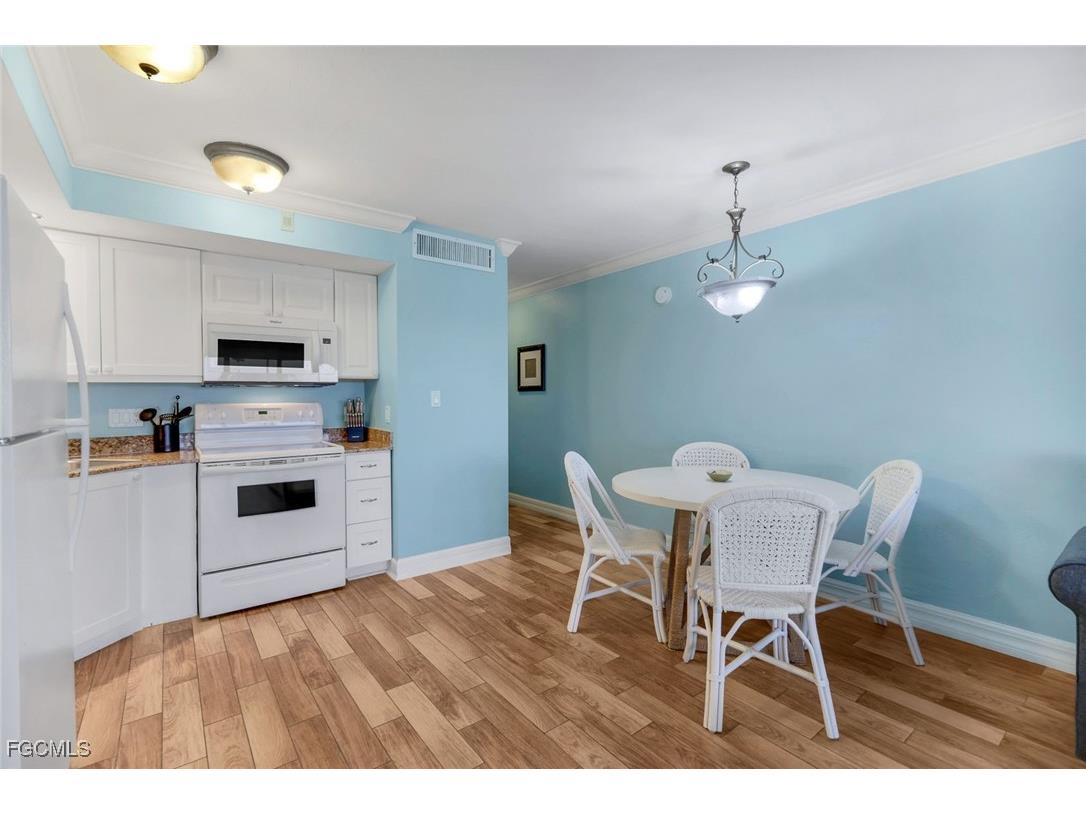 4216 Bayside Villas Captiva FL 33924 2025024926 image11