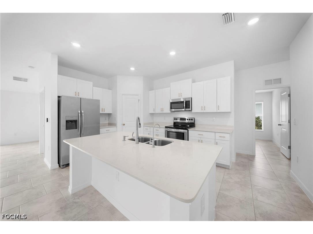 4216 Villa Rapallo Way North Fort Myers FL 33917 2026024645 image10