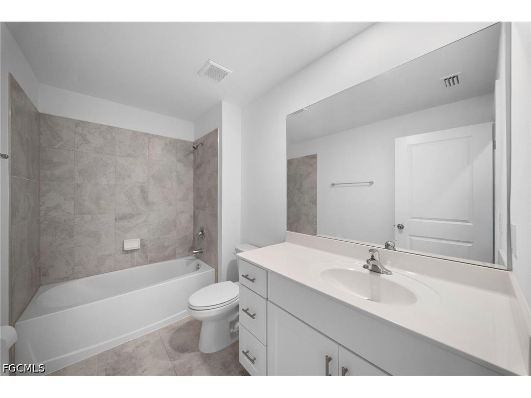 4216 Villa Rapallo Way North Fort Myers FL 33917 2026024645 image19