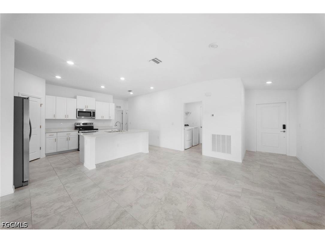 4216 Villa Rapallo Way North Fort Myers FL 33917 2026024645 image7