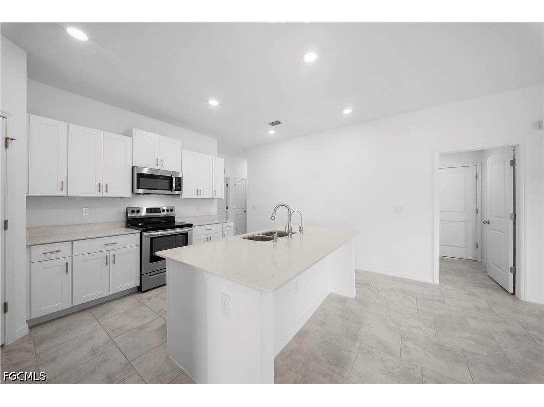 4216 Villa Rapallo Way North Fort Myers FL 33917 2026024645 image8