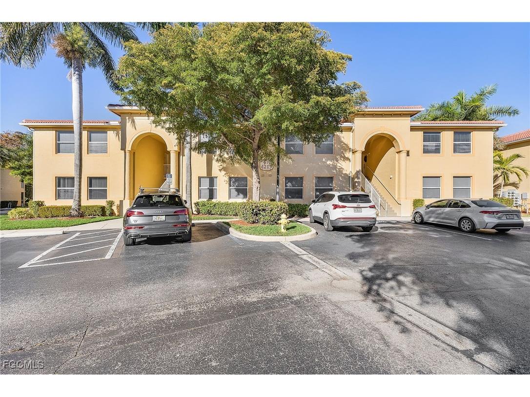 4219 Bellasol Circle #1711 Fort Myers FL 33916 2026002360 image1