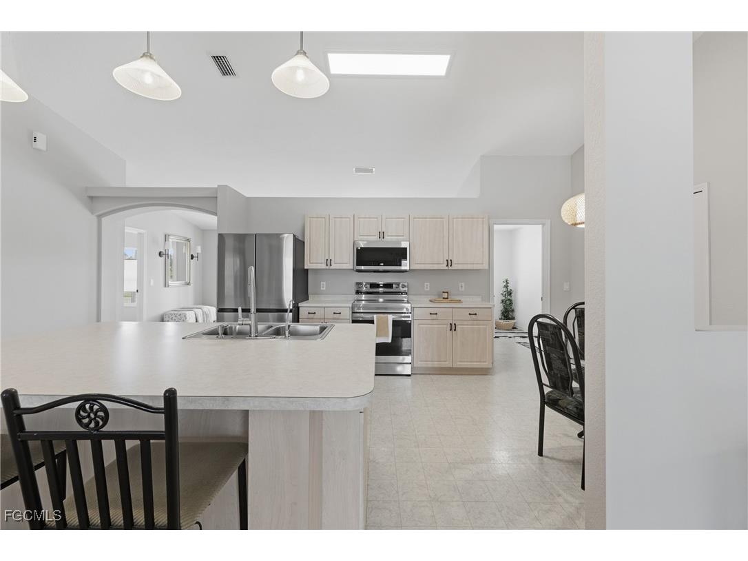 4219 Eastlake Court Port Charlotte FL 33948 2025025189 image10