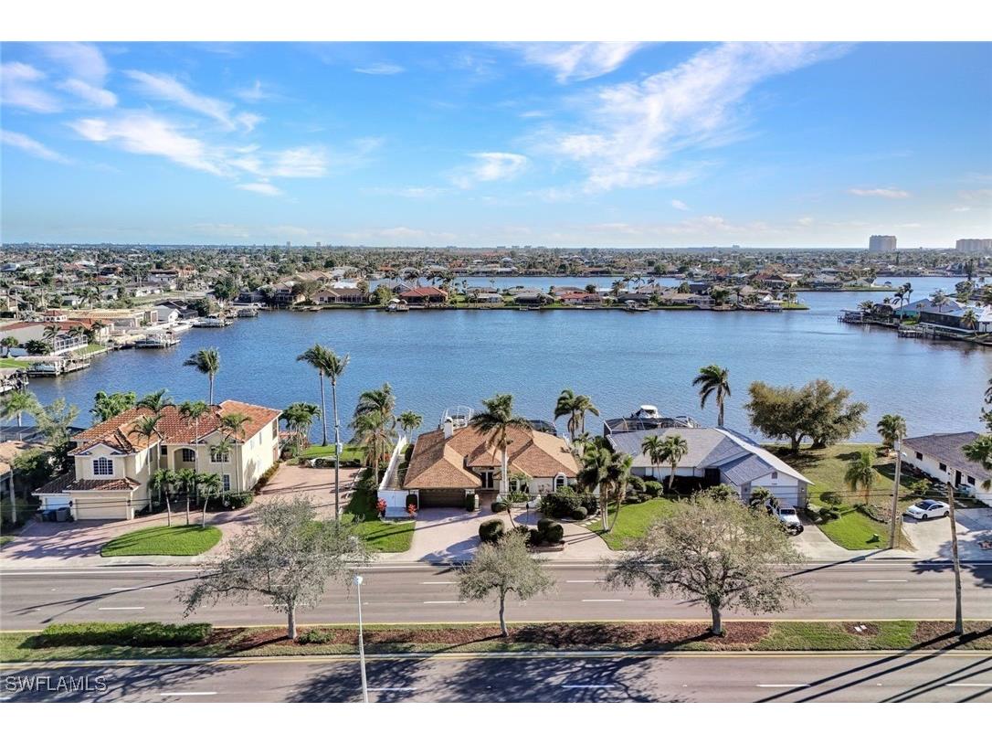422 Cape Coral Parkway W Cape Coral FL 33914 225022381 image1
