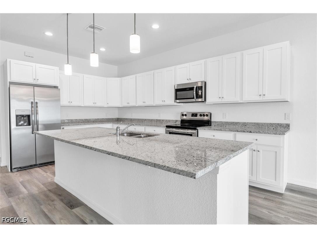 422 NE 20th Terrace Cape Coral FL 33909 2026023507 image1