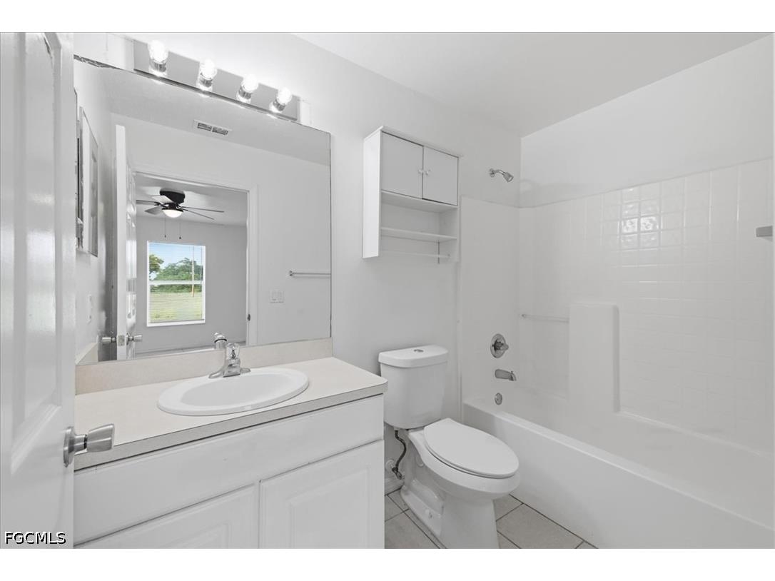422 NW 11th Terrace Cape Coral FL 33993 2026029425 image20