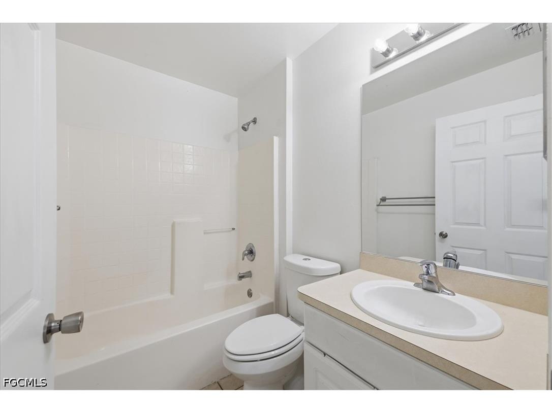 422 NW 11th Terrace Cape Coral FL 33993 2026029425 image23