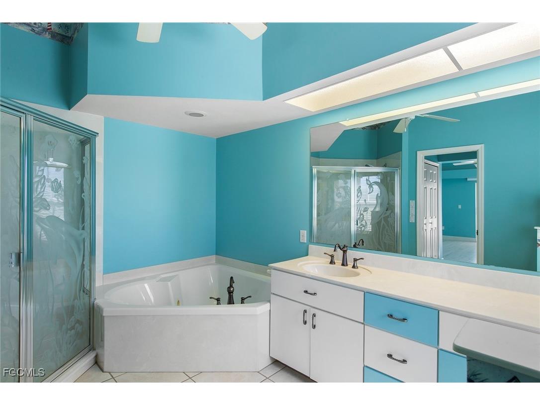 422 SE 12th Court Cape Coral FL 33990 2025020726 image13