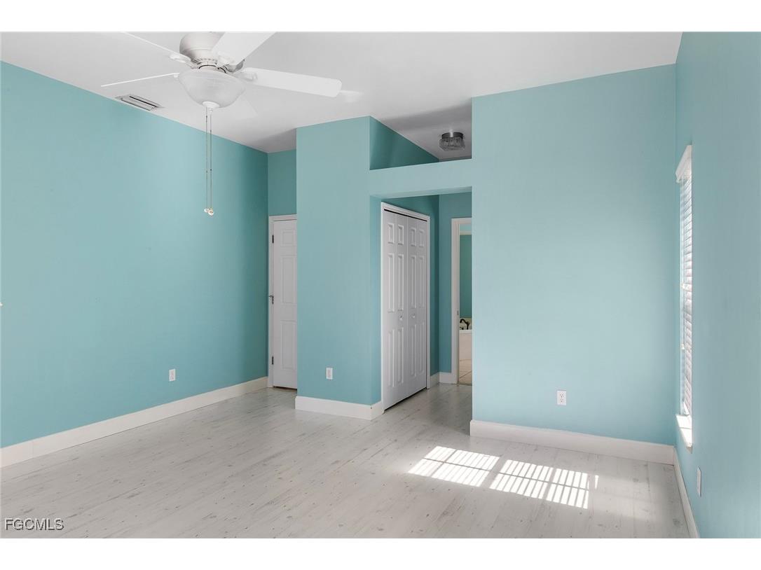 422 SE 12th Court Cape Coral FL 33990 2025020726 image16