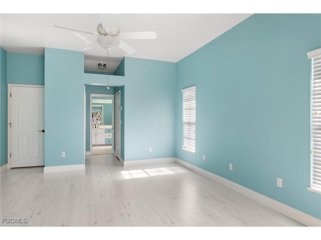 422 SE 12th Court Cape Coral FL 33990 2025020726 image17