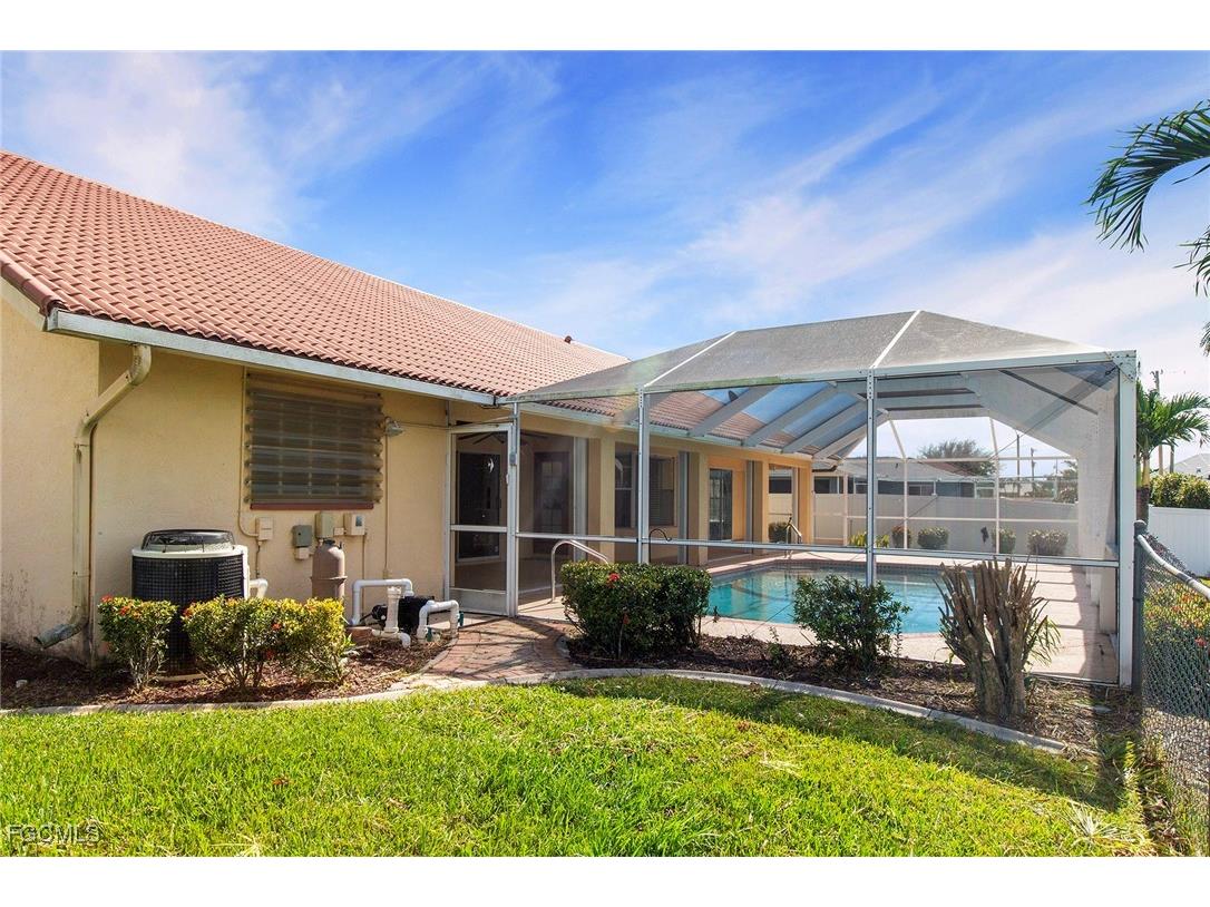 422 SE 12th Court Cape Coral FL 33990 2025020726 image23