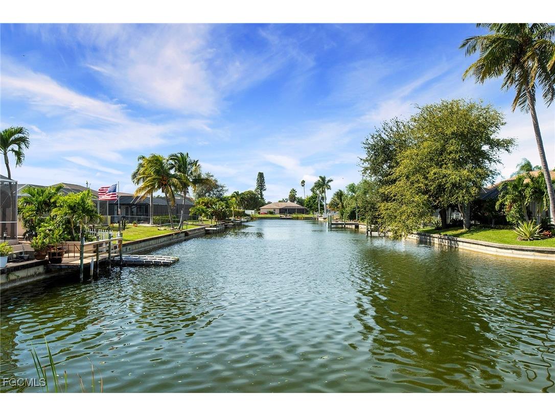 422 SE 12th Court Cape Coral FL 33990 2025020726 image3