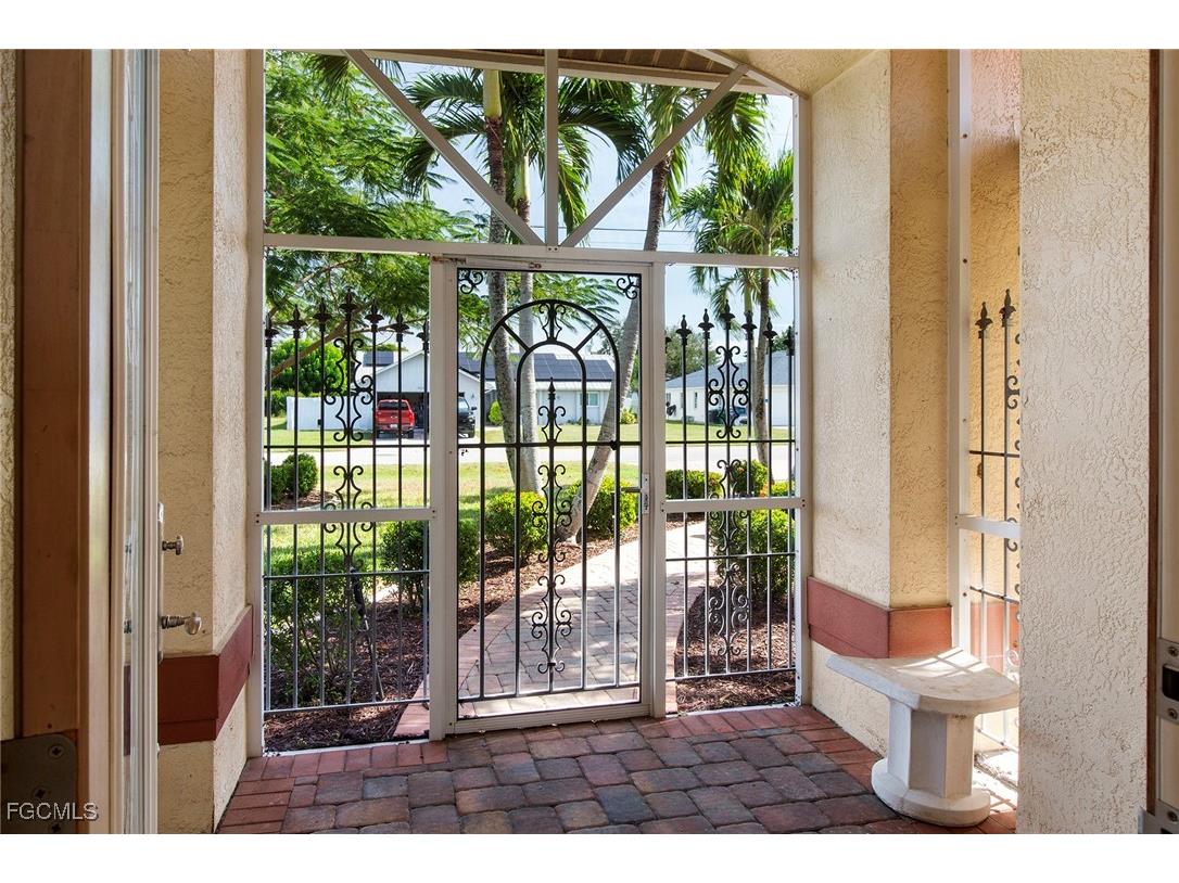 422 SE 12th Court Cape Coral FL 33990 2025020726 image37