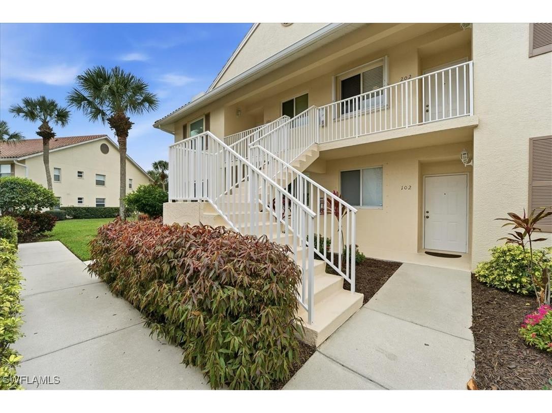 422 Valerie Way #202 Naples FL 34104 226001540 image2