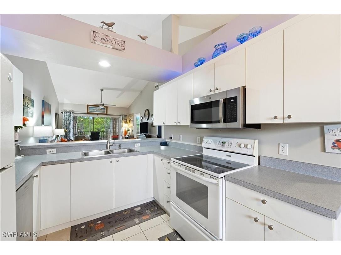 422 Valerie Way #202 Naples FL 34104 226001540 image5