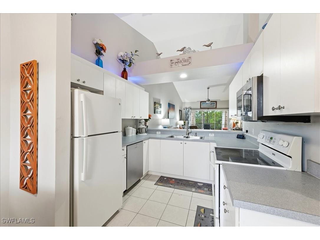 422 Valerie Way #202 Naples FL 34104 226001540 image6