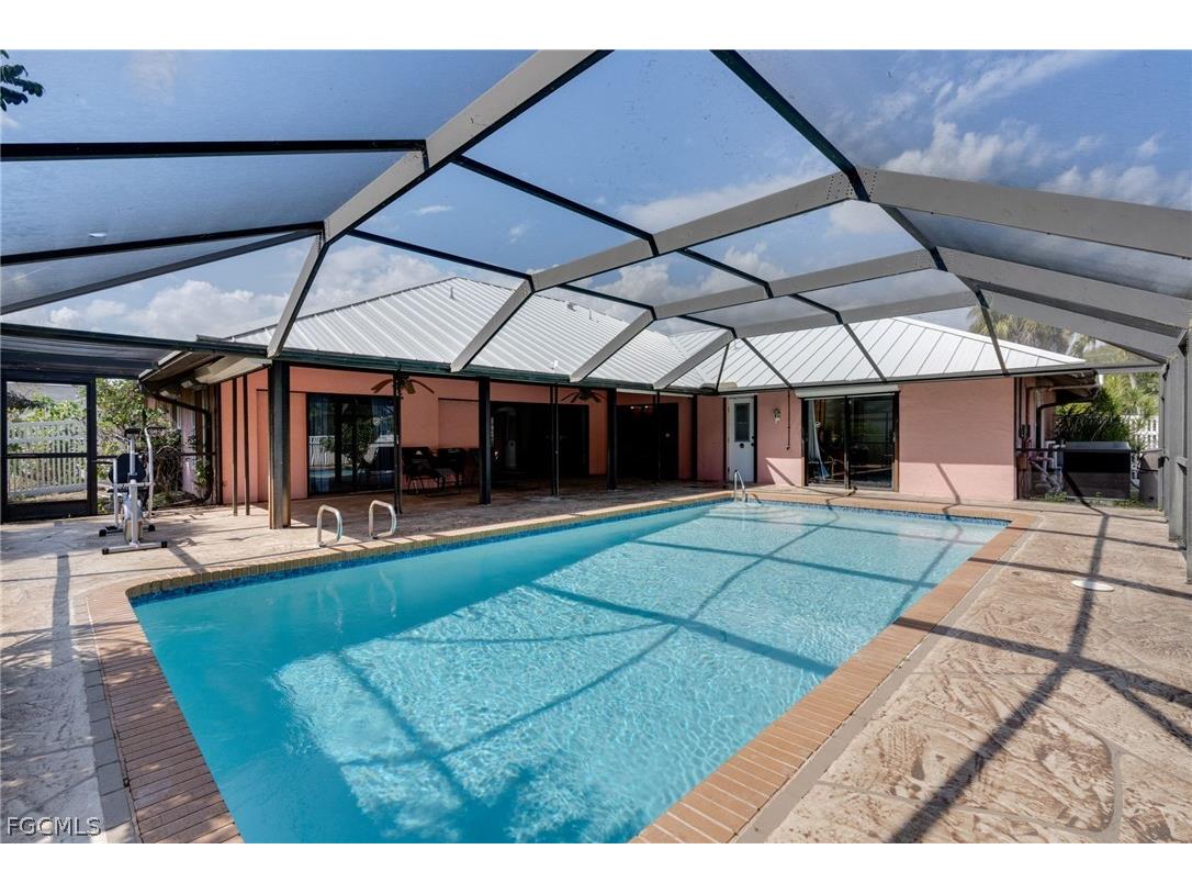 4220 Prestwick Court North Fort Myers FL 33903 2025019166 image1