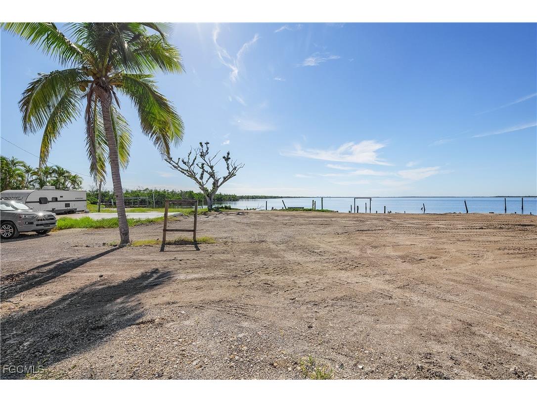 4225-4227 Pine Island Road NW Matlacha FL 33993 2025013557 image10