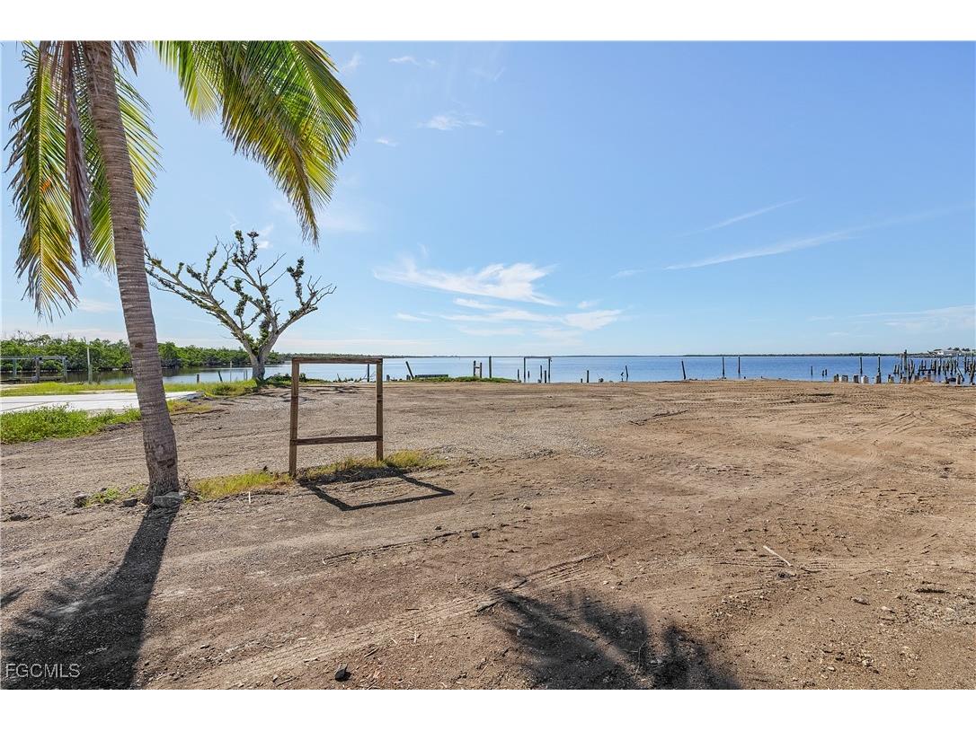 4225-4227 Pine Island Road NW Matlacha FL 33993 2025013557 image4