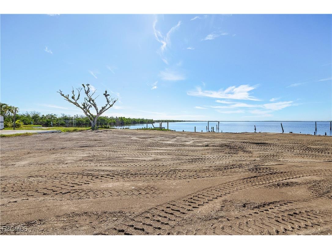 4225-4227 Pine Island Road NW Matlacha FL 33993 2025013557 image6