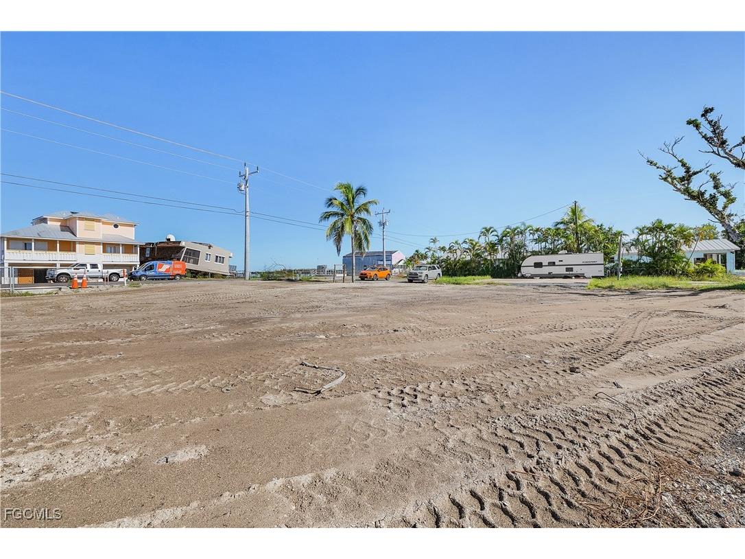 4225-4227 Pine Island Road NW Matlacha FL 33993 2025013557 image7