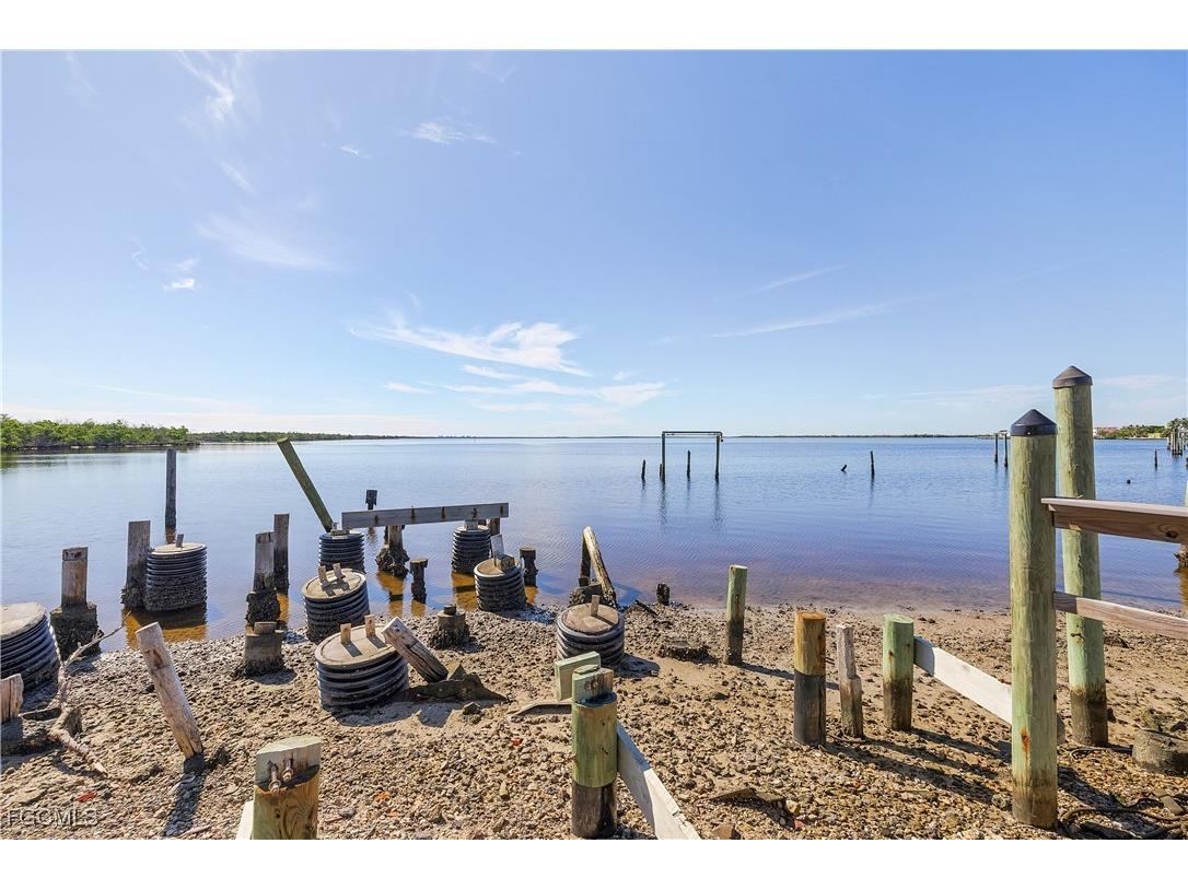 4225-4227 Pine Island Road NW Matlacha FL 33993 2025013557 image8