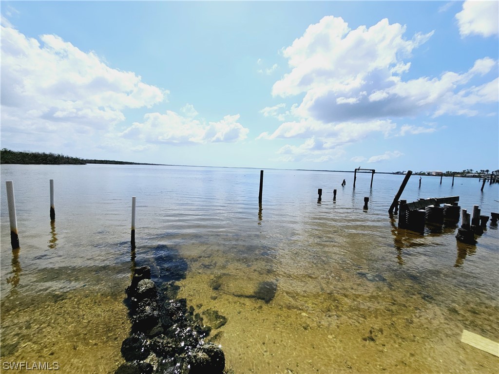 4225-4227 Pine Island Road NW Matlacha FL 33993 223018353 image1