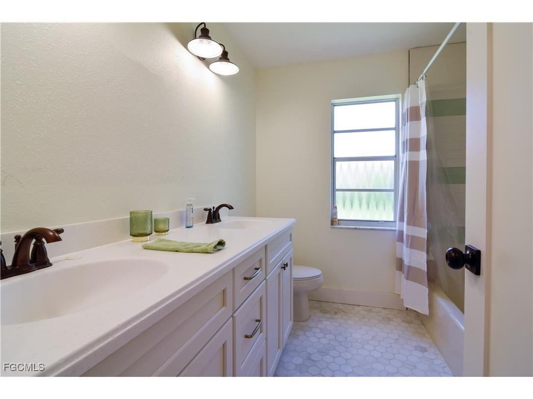 4225 Prestwick Court North Fort Myers FL 33903 2025003182 image13