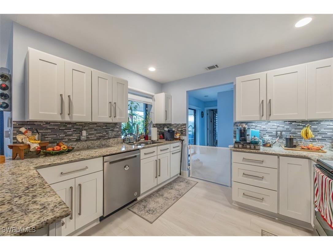 4228 31st Place SW Naples FL 34116 225081968 image9