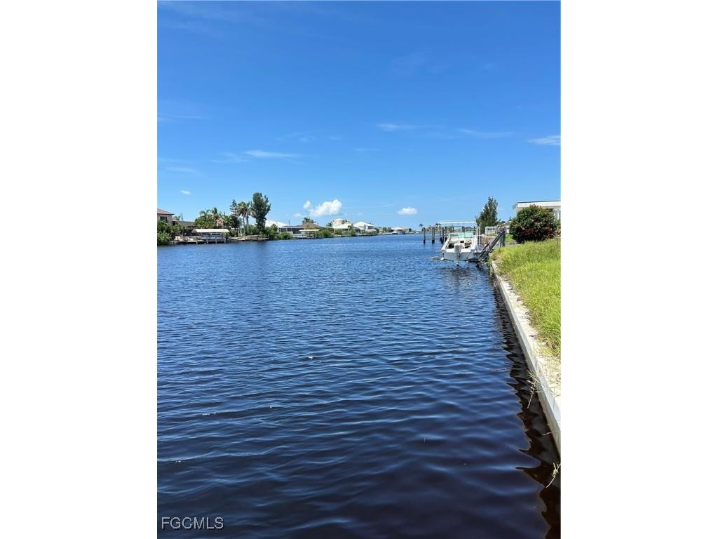4228 NW 33rd Lane Cape Coral FL 33993 2025004650 image1
