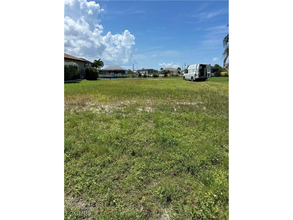 4228 NW 33rd Lane Cape Coral FL 33993 2025004650 image2