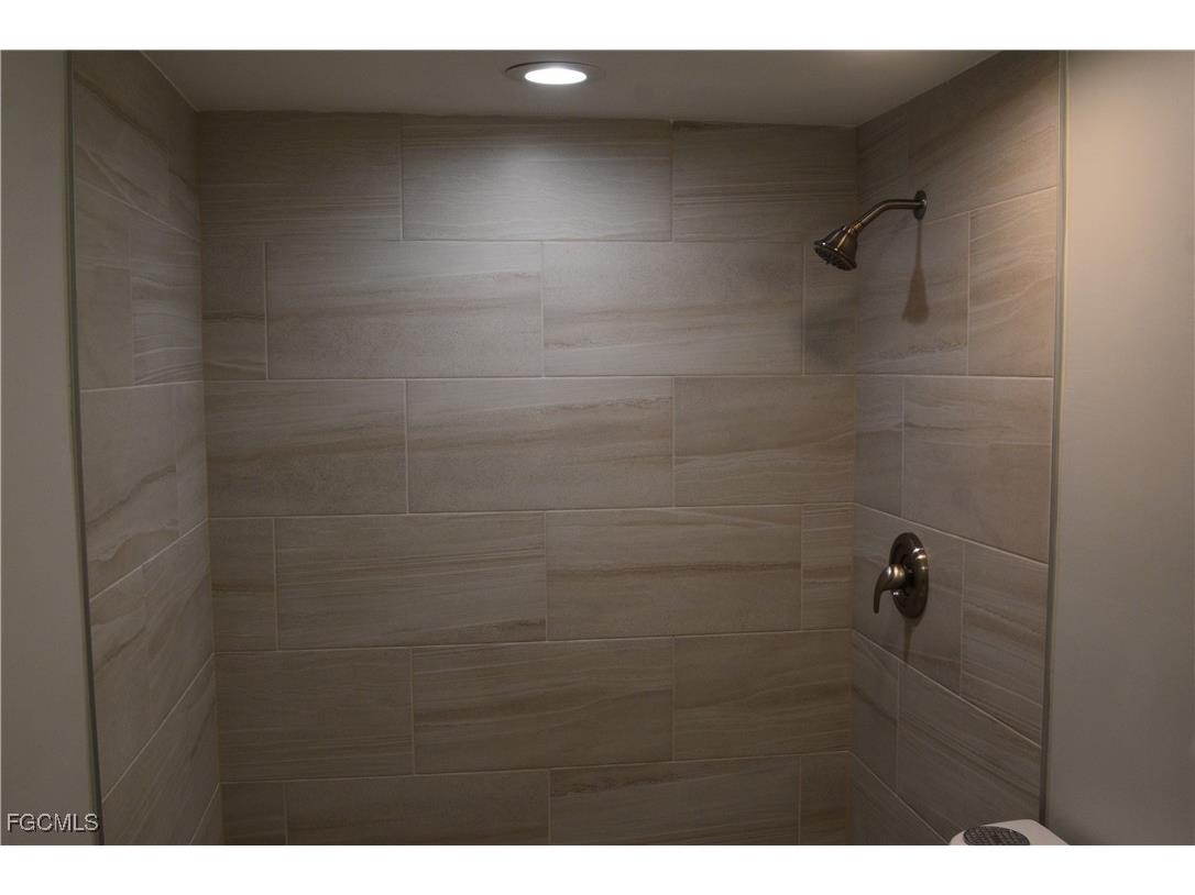 4229 SE 19th Place #1D Cape Coral FL 33904 224084260 image16