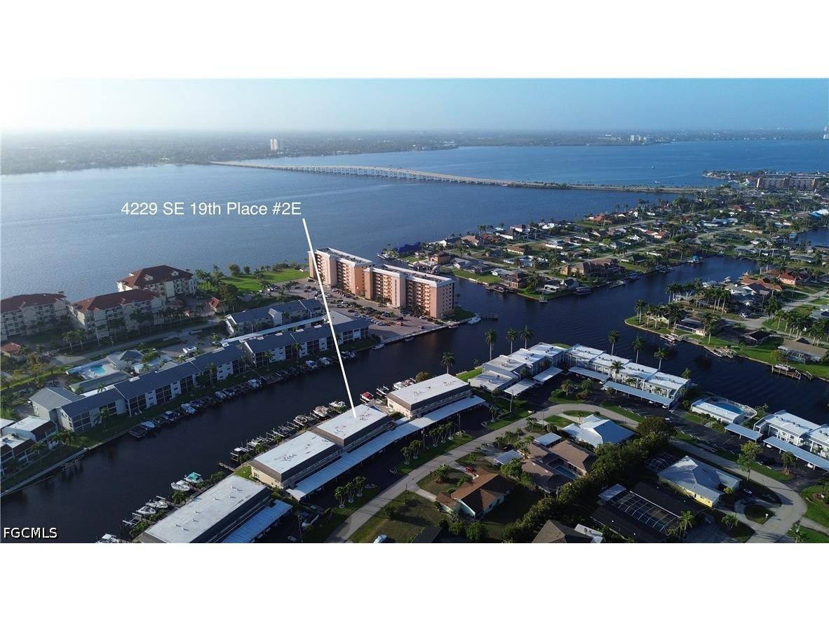 4229 SE 19th Place #2E Cape Coral FL 33904 2026016410 image1