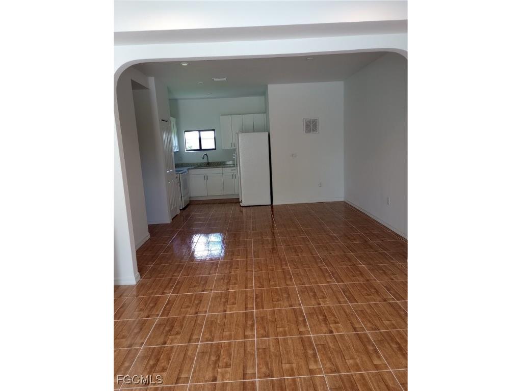 423 Canyon Drive S Lehigh Acres FL 33936 2025015032 image2