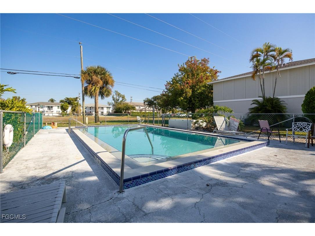 423 Cape Coral Parkway W #102 Cape Coral FL 33914 2025021759 image18