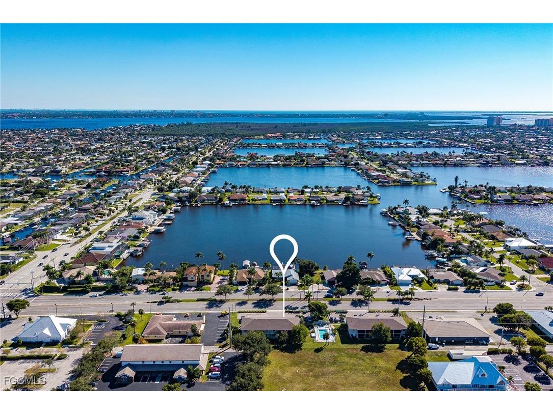 423 Cape Coral Parkway W #202 Cape Coral FL 33914 2025018496 image1