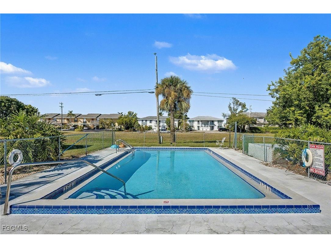 423 Cape Coral Parkway W #202 Cape Coral FL 33914 2025018496 image2