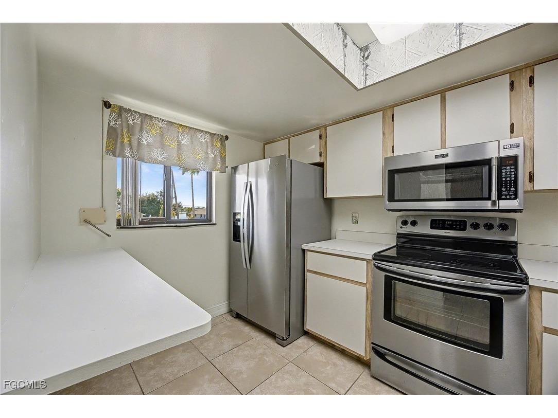 423 Cape Coral Parkway W #202 Cape Coral FL 33914 2025018496 image4