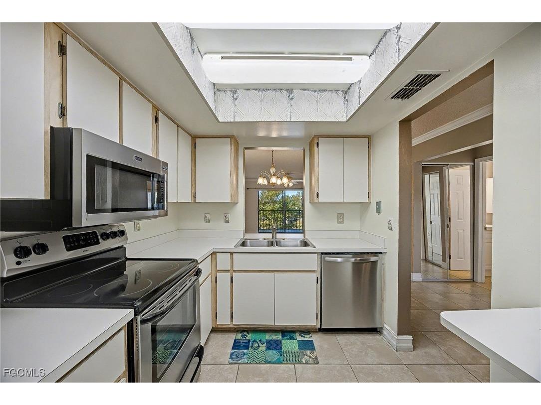 423 Cape Coral Parkway W #202 Cape Coral FL 33914 2025018496 image6