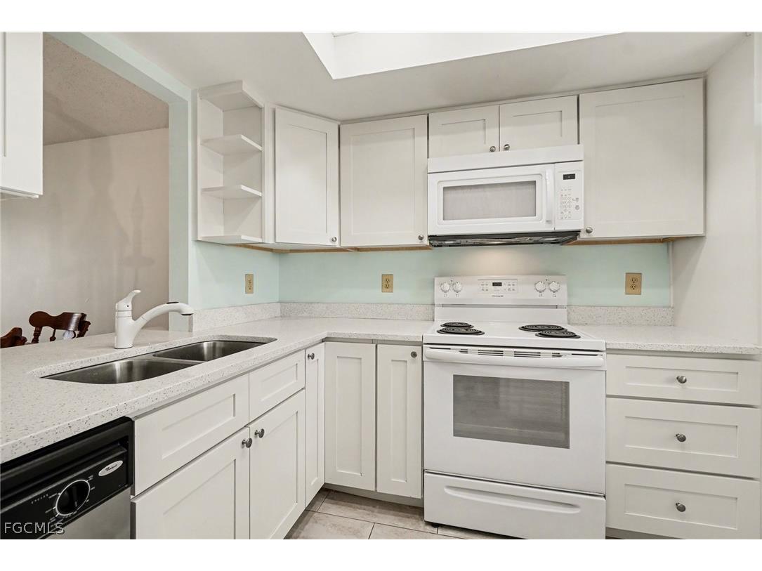 423 Cape Coral Parkway W #203 (207) Cape Coral FL 33914 2026011699 image6