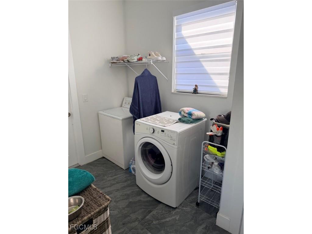 423 Kismet Parkway E Cape Coral FL 33909 2025022305 image25