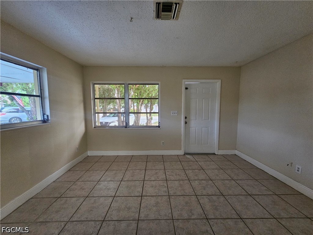 423 Morgan Circle S Lehigh Acres FL 33936 2026021957 image5