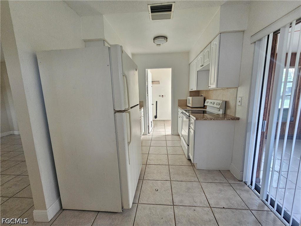 423 Morgan Circle S Lehigh Acres FL 33936 2026021957 image7