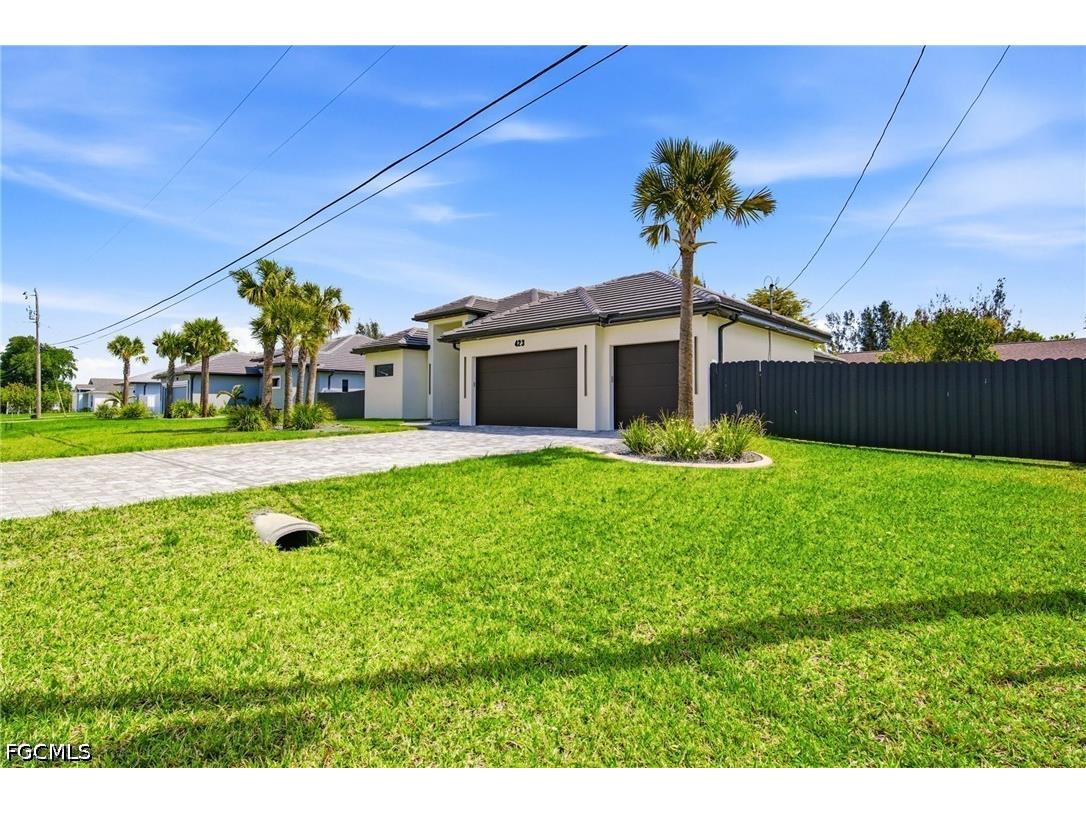 423 SW 19th Avenue Cape Coral FL 33991 2026015692 image3