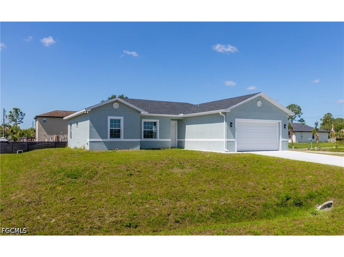 423 Yolanda Street Lehigh Acres FL 33972 2026019655 image2