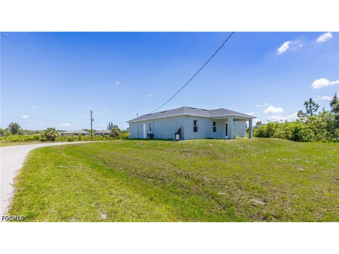 423 Yolanda Street Lehigh Acres FL 33972 2026019655 image3