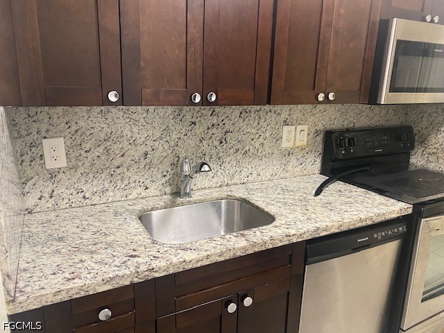 4232 Pine Drop Lane North Fort Myers FL 33917 2026020587 image3