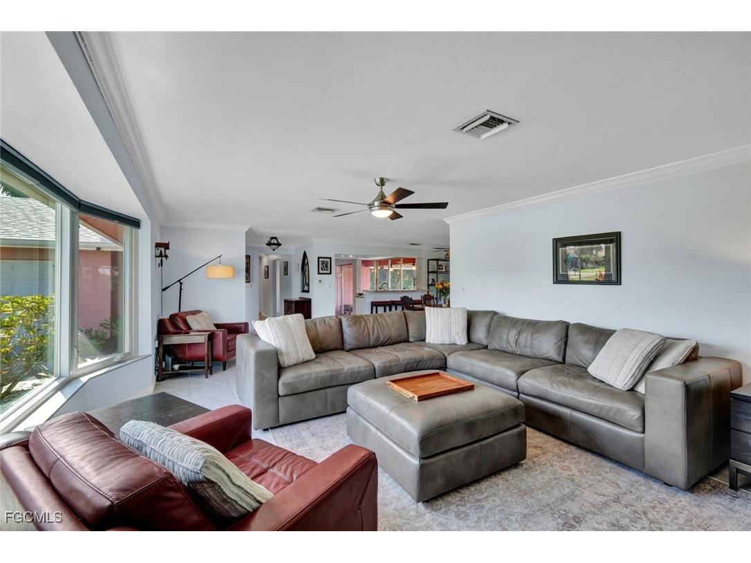 4232 SE 8th Place Cape Coral FL 33904 2025018892 image3