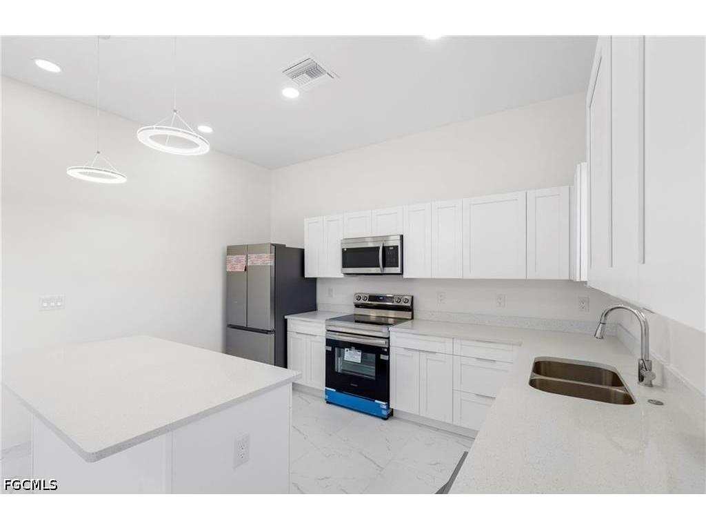 4233 Jacaranda Parkway W Cape Coral FL 33993 2026021825 image11