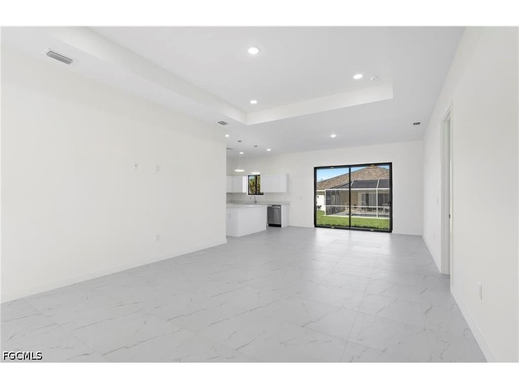4233 Jacaranda Parkway W Cape Coral FL 33993 2026021825 image5